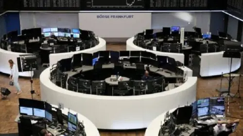 Le Borse di oggi, 2 settembre. Rialzi dopo i record di Wall Street, rimbalzo del dollaro e l’euro si allontana da 1,2