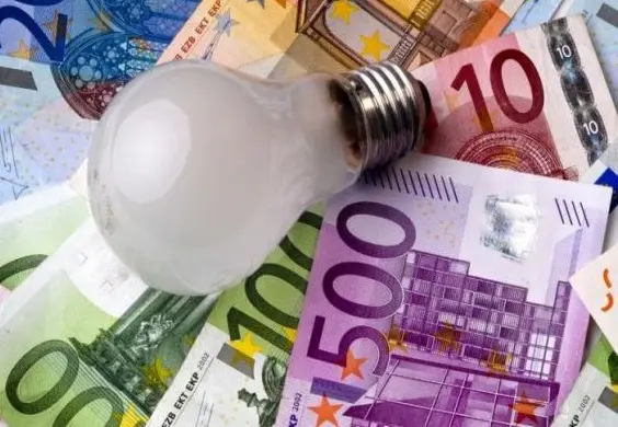 Bollette casa più care Sale la sfida alle emissioni