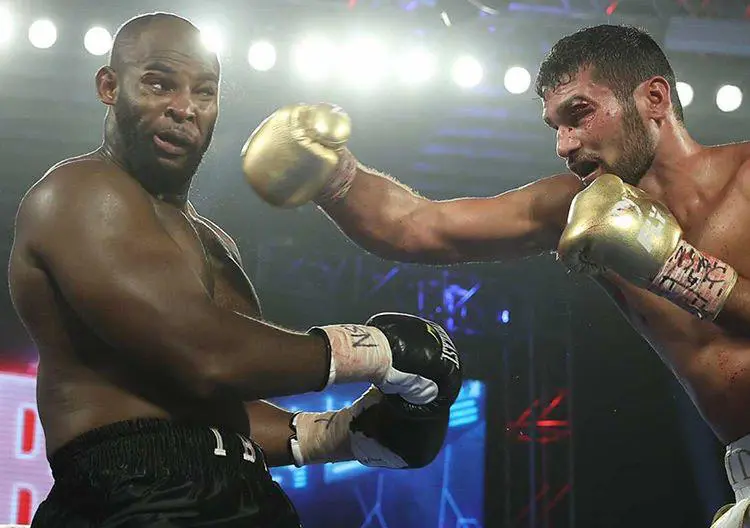 Boxe, Vianello pareggia contro Ibeh