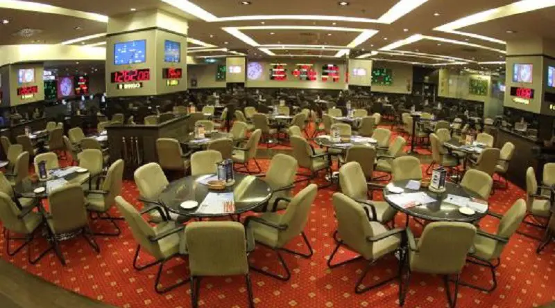 All’inferno e ritorno / Dal bingo alle slot machine. Viaggio tra i giochi d’azzardo che fanno specie ai puristi