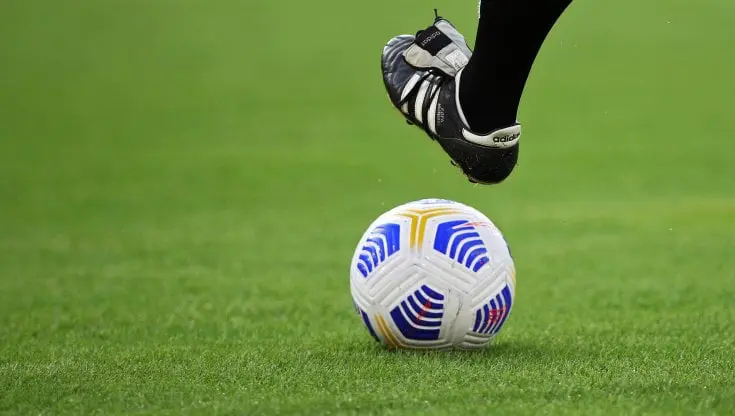 Quanto costa seguire il calcio da casa? I prezzi degli abbonamenti in Italia e in Europa