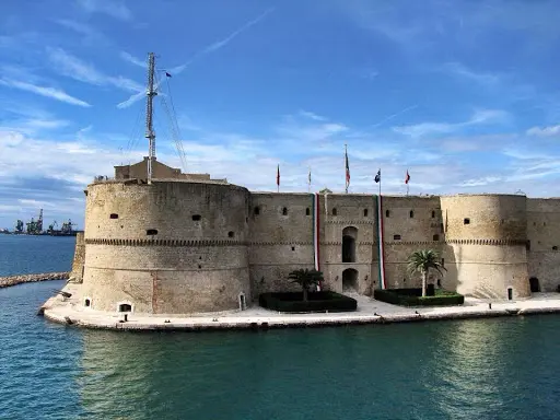 Taranto, c’è stato un crollo delle visite al Castello Aragonese