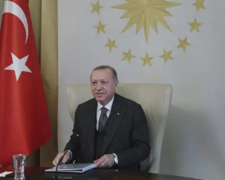 Turchia, lira a picco dopo la cacciata del governatore della banca centrale Naci Agbal. E’ il quarto cambio in meno di due anni