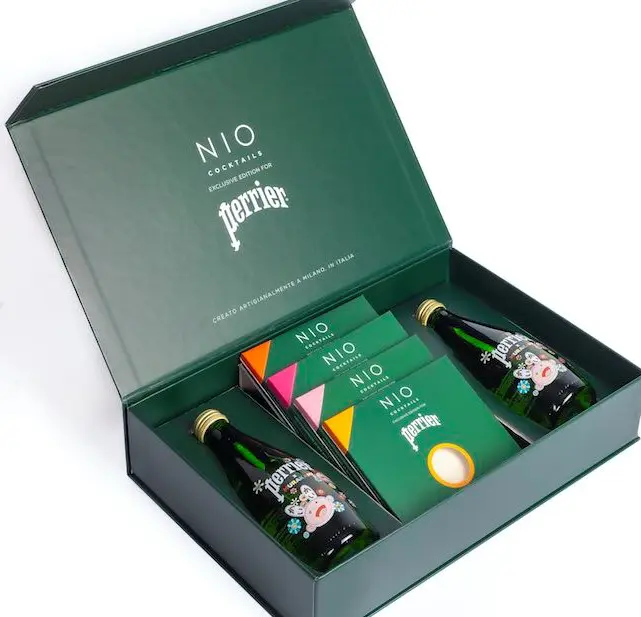 Campagna unconventional per Perrier e packaging con l’iconografia pop di Takashi Murakami