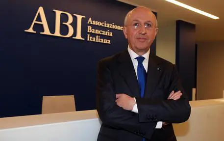 Abi, minimo storico tassi prestiti: al 2,19% ad agosto