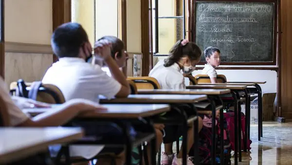 Quarantena nelle scuole solo per i bambini fino a 6 anni