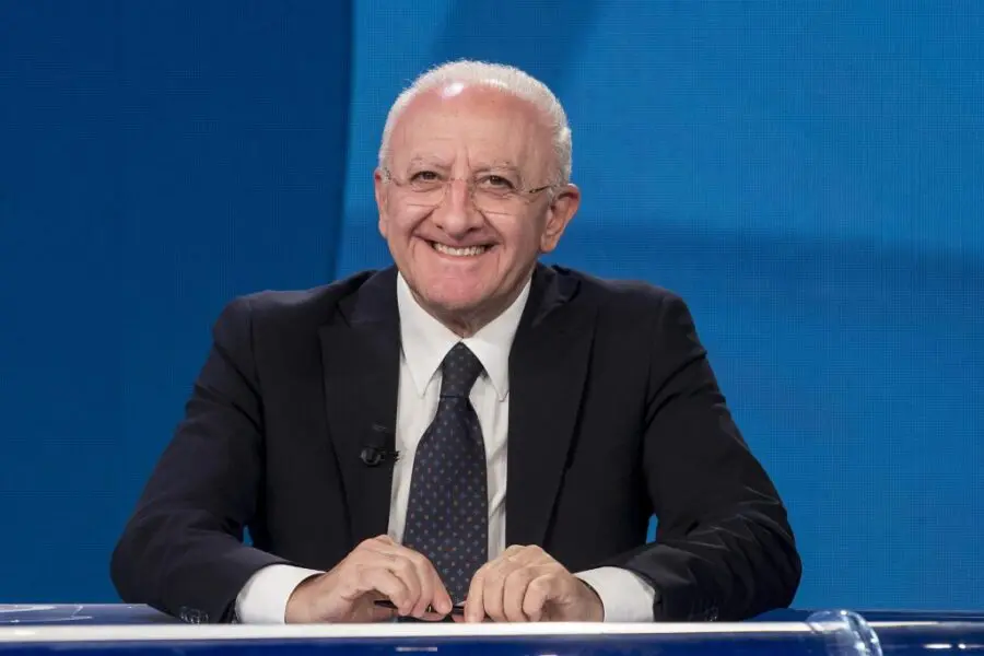 Campi Flegrei, De Luca: “Stiamo facendo il lavoro dei Comuni”