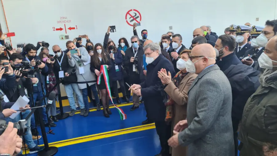 RFI, inaugurata Iginia: è la nuova nave green per lo Stretto di Messina