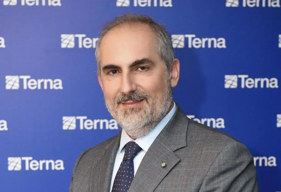 Terna, perfezionato il primo closing per la cessione delle attività di trasmissione di energia elettrica del Gruppo