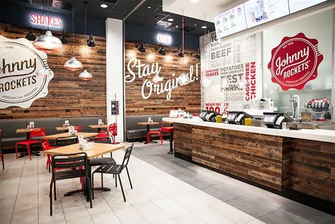 Per un’estate in città da Johnny Rockets le specialità dal sapore americano