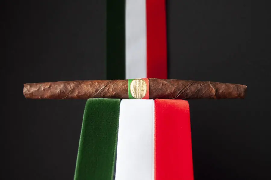Manifatture Sigaro Toscano trionfa al Cigar Trophy, battendo la concorrenza internazionalecon il sigaro Antico Toscano