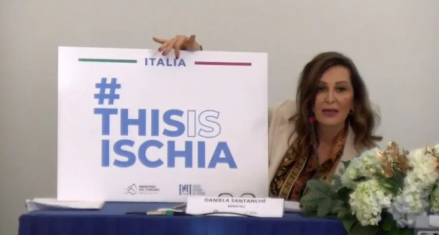 Il ministro Santanché lancia la campagna #thisisischia per rilanciare l’isola