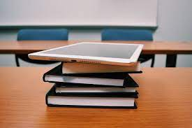 Scuola: SIL Confesercenti, contro il caro libri necessari dei bonus alle famiglie