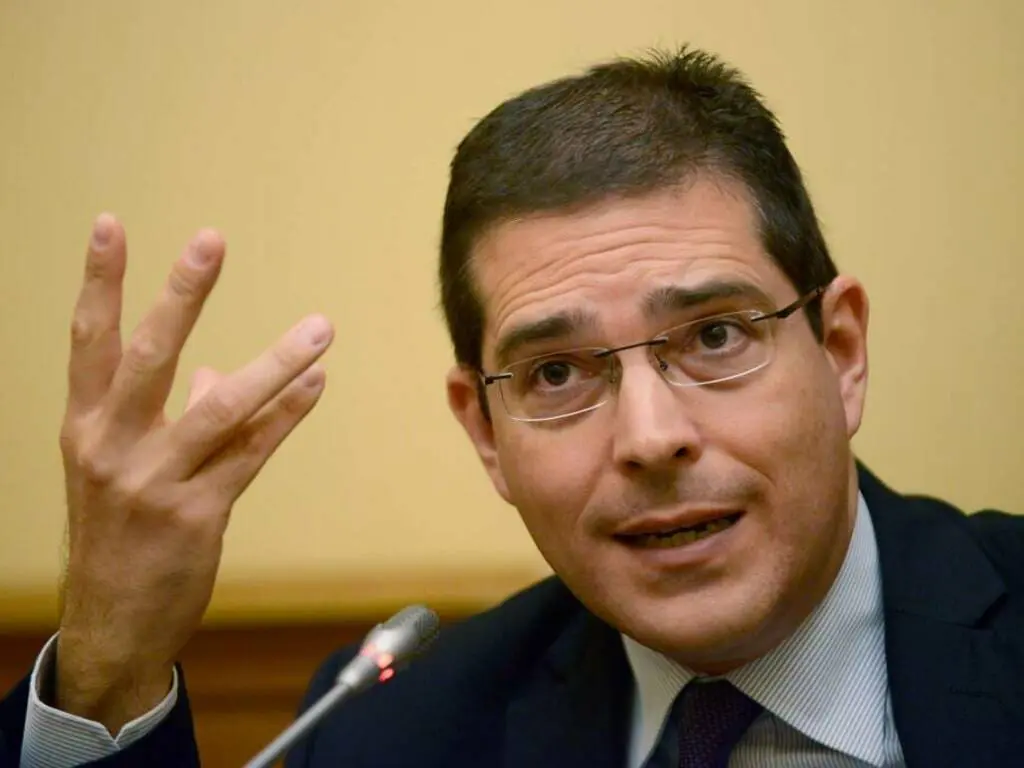Tutte le follie della politica e dell’informazione, Daniele Capezzone al Castello di Desenzano