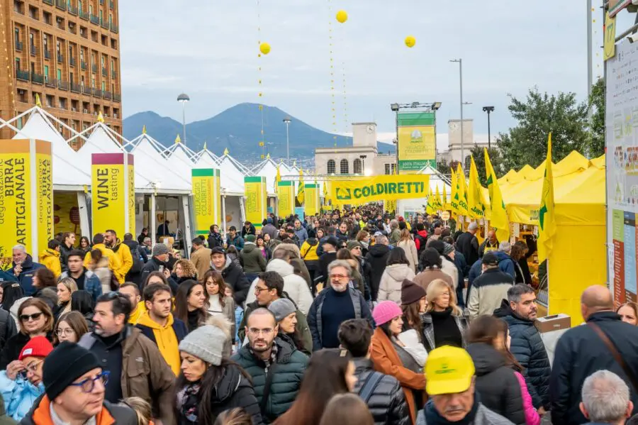 Successo straordinario per il Villaggio Coldiretti di Natale a Napoli: oltre mezzo milione di visitatori in tre giorni
