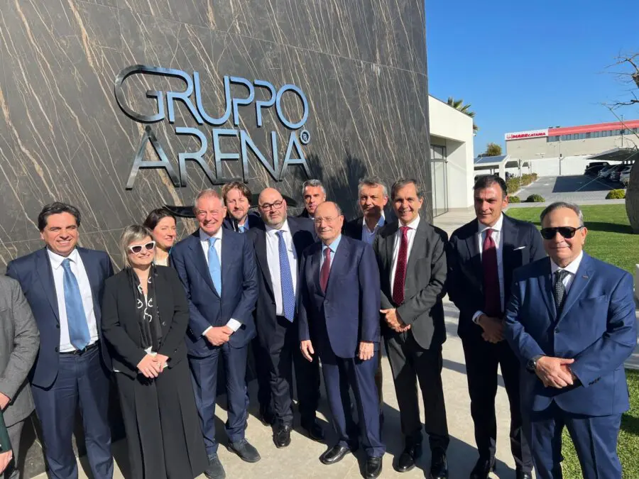 Gruppo Arena, il ministro Urso visita il polo logistico avanzato di Catania