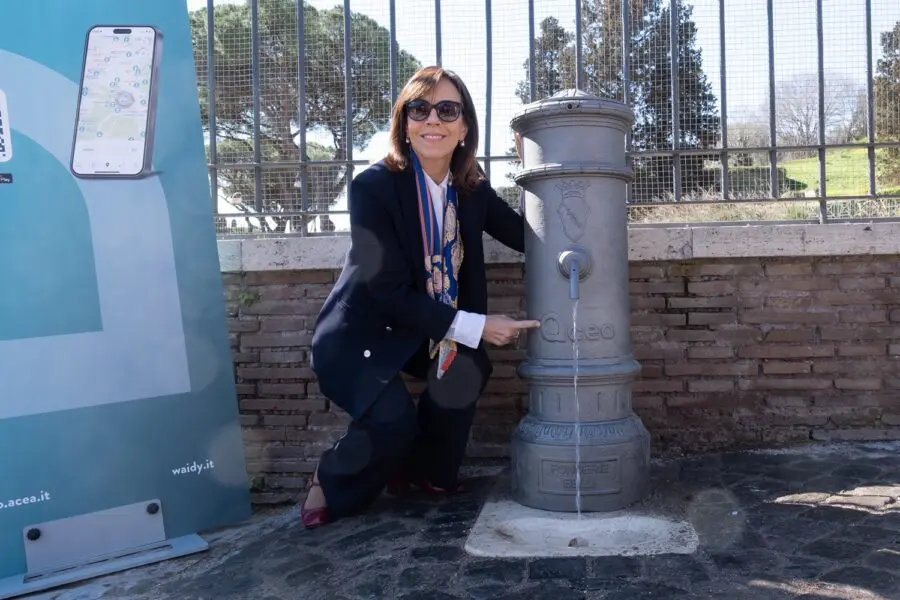 Acea e Comune di Roma inaugurano tre nuovi nasoni nel Parco Archeologico del Colosseo