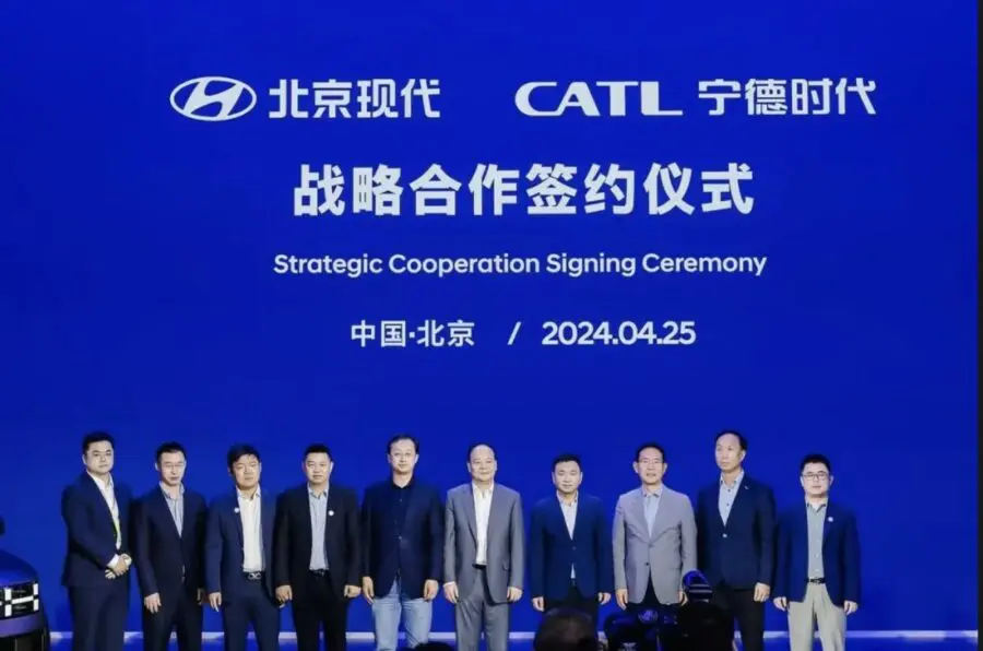 CATL e Beijing Hyundai siglano accordo strategico per i veicoli elettrici
