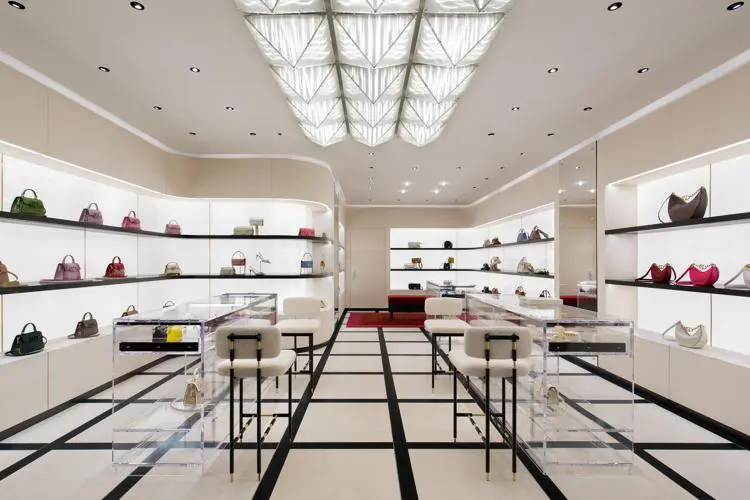 Valentino apre nuovo flagship a Sloane Street