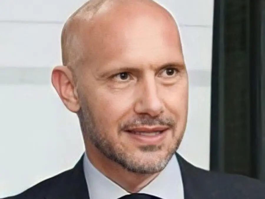 Invitalia, il manager Gabriele Visco (figlio dell’ex ministro) patteggia due anni per corruzione
