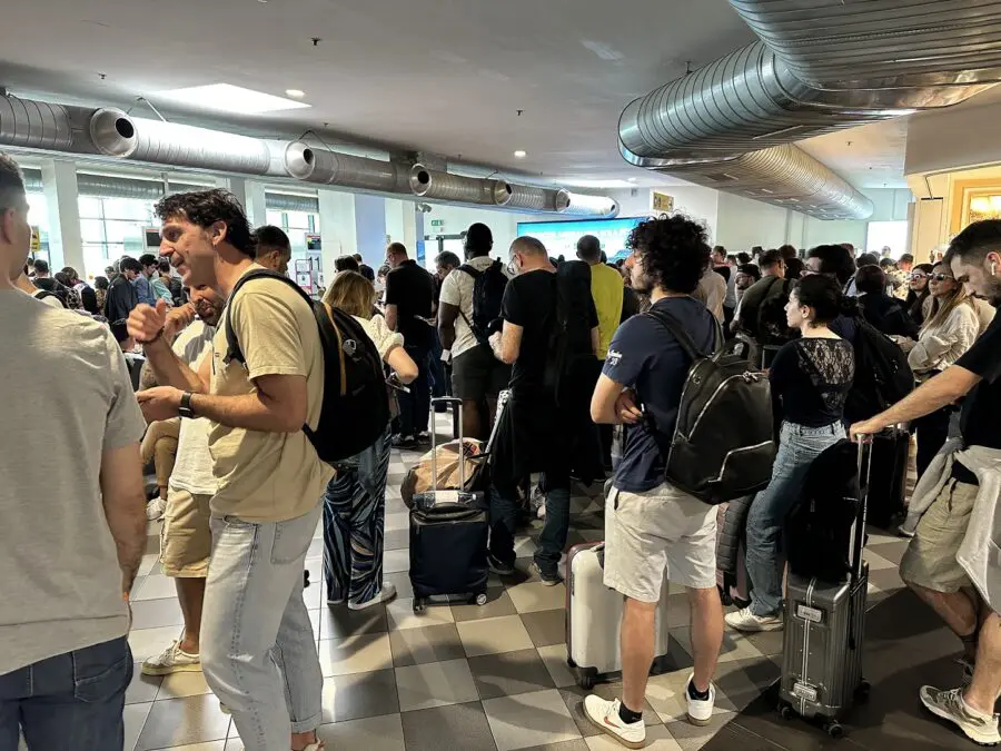 Pasqua in volo: milioni di italiani in partenza, ma attenzione ai diritti dei passeggeri
