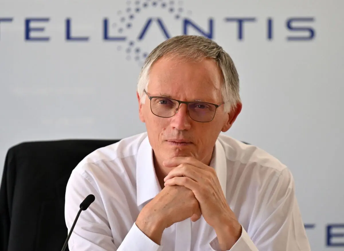 Stellantis affronta un trimestre complesso con la diminuzione dei ricavi