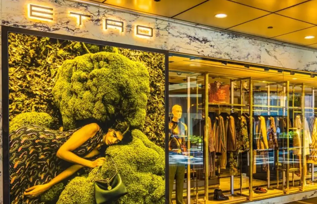 Etro verso l’ingresso nella famiglia Mayhoola for Investments: trattative in corso per l’acquisizione