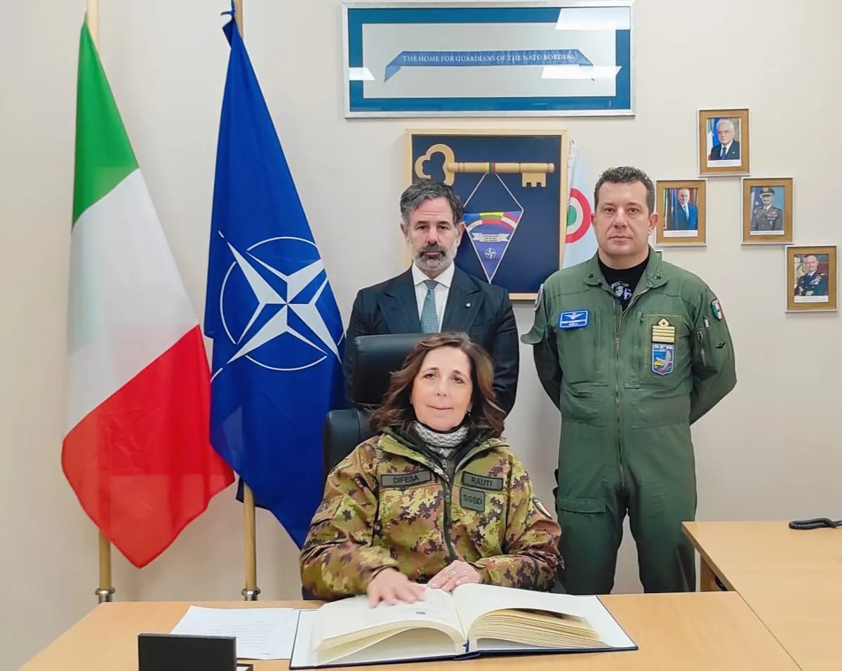 Stabilità e sicurezza: la visita di Rauti a Siauliai conferma l’impegno italiano