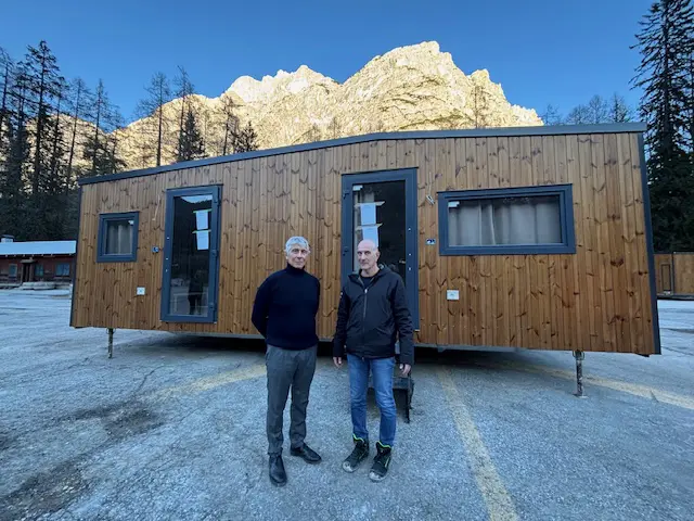 Cortina d’Ampezzo, consegnate le prime casette del villaggio olimpico e paralimpico