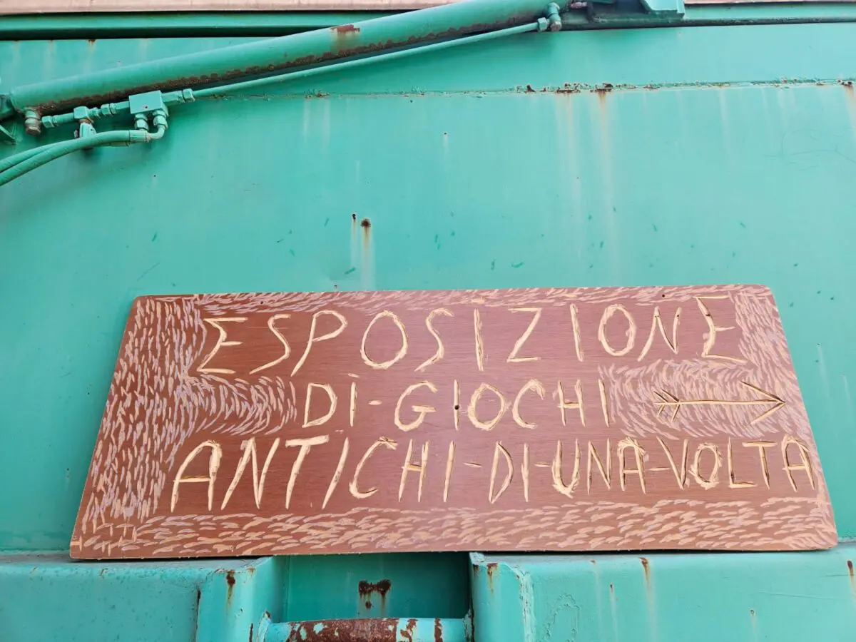 L’artigiano campano che trasforma il legno di scarto in giochi che incantano tutti: ecco “Il Bello delle Cose Semplici”