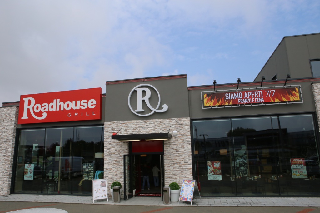 ROADHOUSE GRILL APRE UN NUOVO LOCALE A PAVIA, IL 54° DELLA CATENA