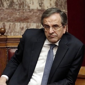 La Grecia frena i mercati, Piazza Affari il 2014: asta Btp da record