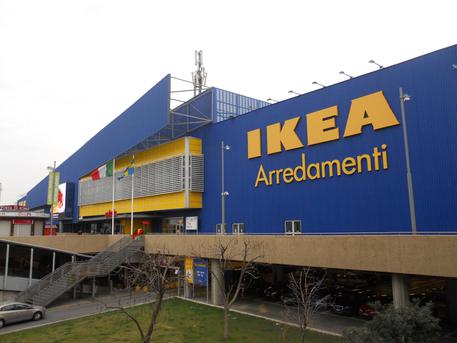 IKEA,