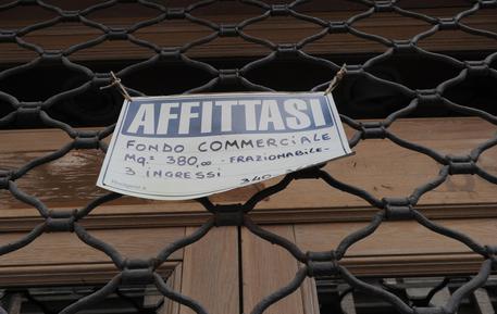 L’allarme di Confcommercio: già cancellati 77mila negozi