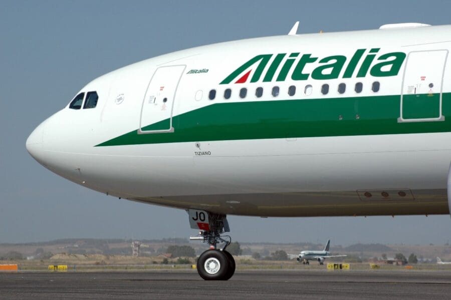 Questa immagine ha l'attributo alt vuoto; il nome del file è alitalia.jpg