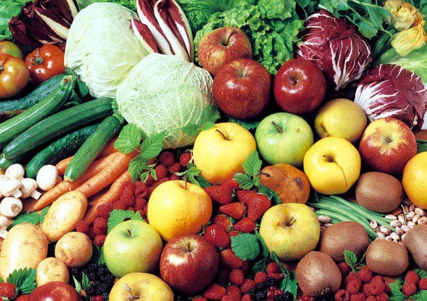 Gli italiani non mangiano frutta e verdura