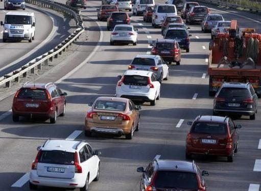 Questa immagine ha l'attributo alt vuoto; il nome del file è autostrada.jpg