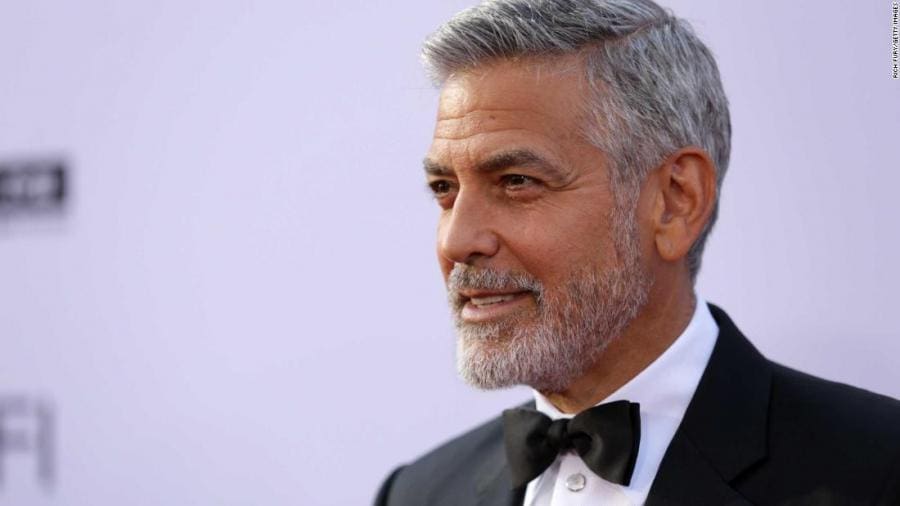 Questa immagine ha l'attributo alt vuoto; il nome del file è georgeclooney.jpg
