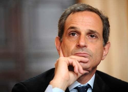 Il senatore, di Forza Italia, Francesco Giro
