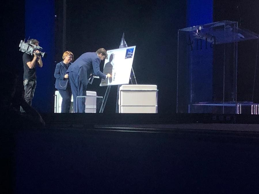 Un momento dell'assemblea annuale di Ania, con la presidente Maria Bianca Farina