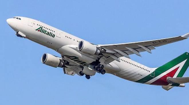 Questa immagine ha l'attributo alt vuoto; il nome del file è alitalia.jpg