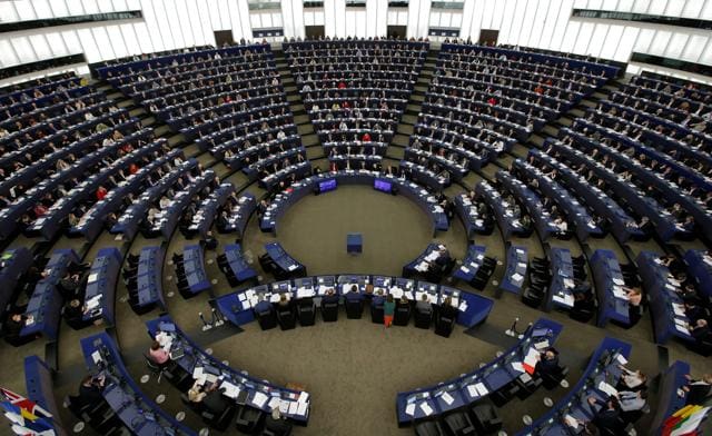 Questa immagine ha l'attributo alt vuoto; il nome del file è parlamento-europeo.jpg