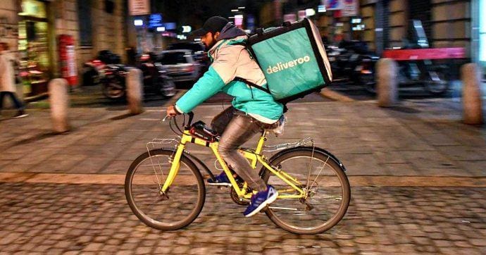 Questa immagine ha l'attributo alt vuoto; il nome del file è rider-deliveroo.jpg