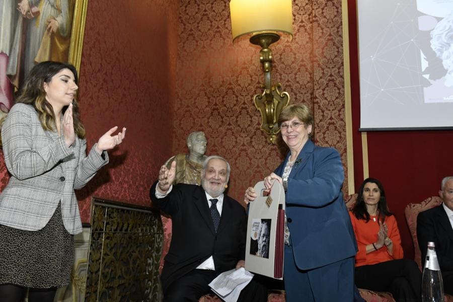 Premio Socrate 2020. Foto Di Maurizio Riccardi. Maria Rosaria Capobianchi Riceve Il Premio