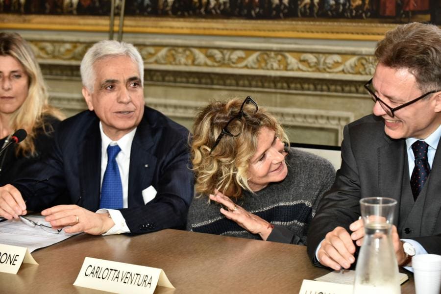 Premio Socrate A Luciano Floridi E Don Aldo Buonaiuto, Foto Di Ivan Selloni. Da Sinistra, Costanza Esclapon Con Nicola Barone E Carlotta Ventura