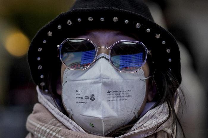 Questa immagine ha l'attributo alt vuoto; il nome del file è cina_virus_mascherina_afp.jpg