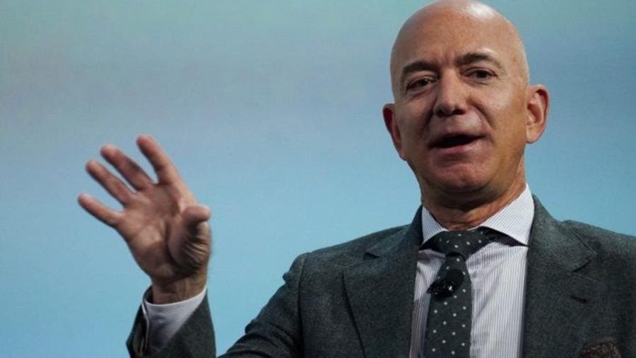 Questa immagine ha l'attributo alt vuoto; il nome del file è Jeff-Bezos.jpeg