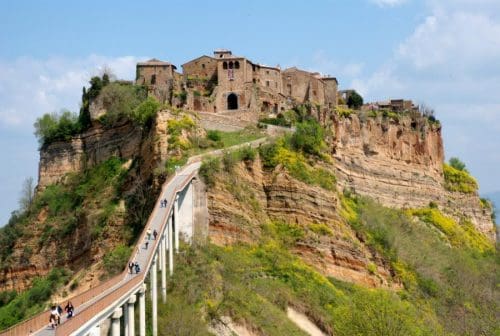 Questa immagine ha l'attributo alt vuoto; il nome del file è Cività-di-Bagnoregio-scaled.jpg