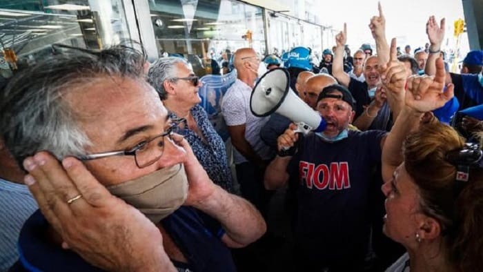 Questa immagine ha l'attributo alt vuoto; il nome del file è Blocco-dei-licenziamenti.jpg