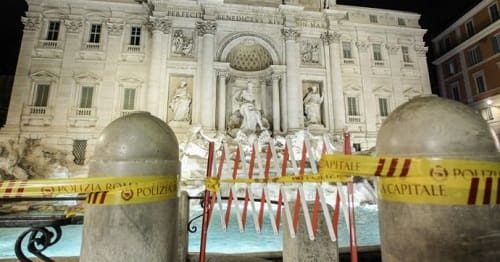 Questa immagine ha l'attributo alt vuoto; il nome del file è Fontana-di-trevi.jpg